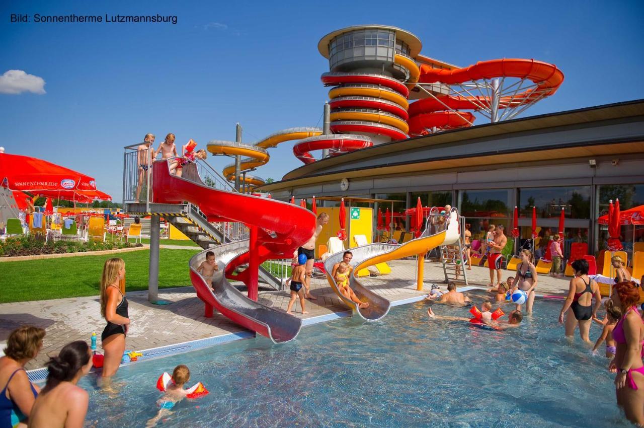 Familien Chalet Mit Direktem Bademantelgang Zur Therme Луцманнсбург Екстер'єр фото